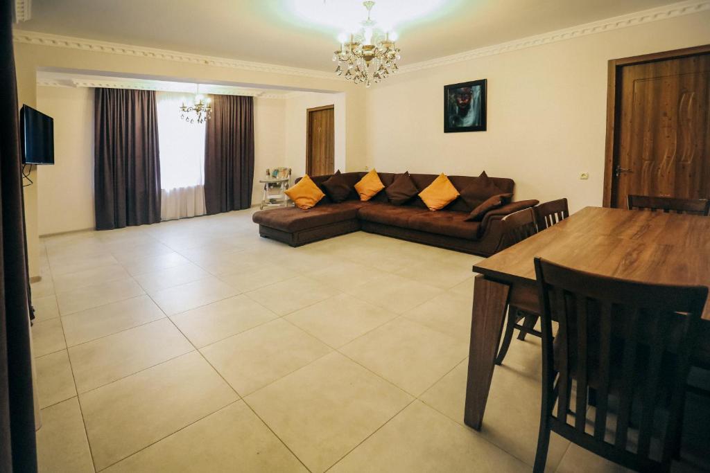Bebo Babu Guest House Кутаиси Экстерьер фото